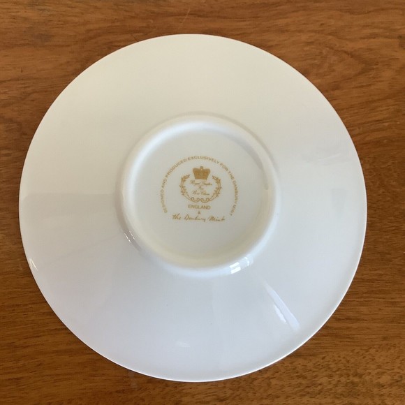 Royal Grafton England Demitasse Small Tea Cup & Saucer The Danbury Mint Holly - Picture 4 of 12